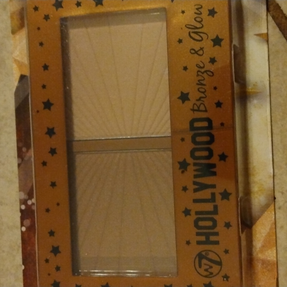 HOLLYWOOD Makeup Set - Picture 2 of 5